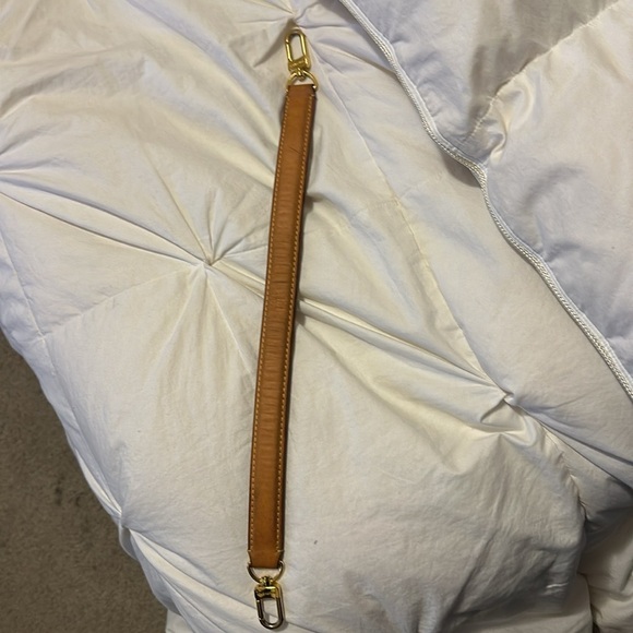 Limited Edition ❤️BEAUTIFUL LOUIS VUITTON❤️ Monogram Canvas Melie Bag - Picture 16 of 17